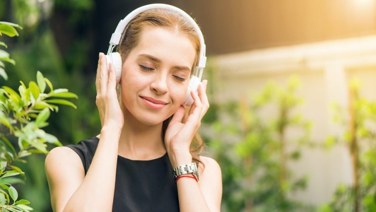 Get the Best Headphones for Sensitive Ears