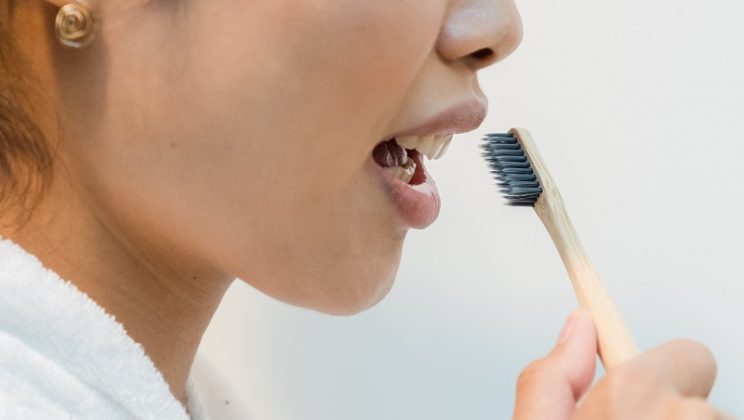 Laser Therapy For Gum Disease : Benefits, Risks & Treatments